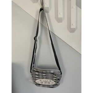 NWT  BZEES Crossbody Handbag Bag Purse  Adjustable Strap Polyester White & Gray